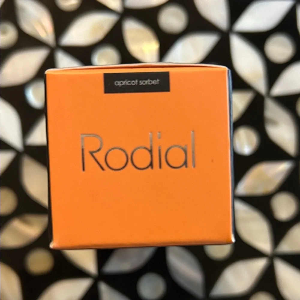 Rodial Blush Drops in “Apricot Sorbet”